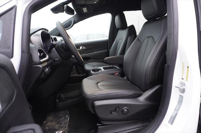new 2025 Chrysler Voyager car