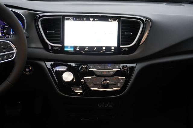 new 2025 Chrysler Voyager car