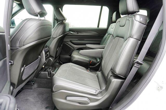 new 2025 Jeep Grand Cherokee L car