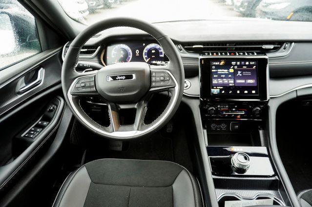 new 2025 Jeep Grand Cherokee L car