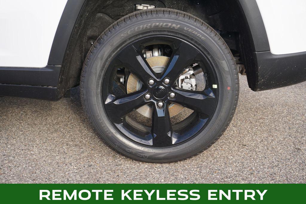 used 2023 Jeep Grand Cherokee car, priced at $27,995