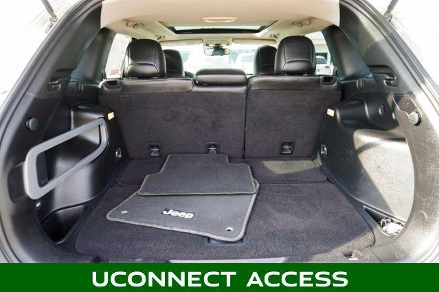 used 2015 Jeep Cherokee car, priced at $10,995