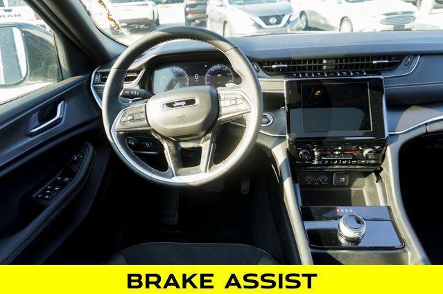 new 2025 Jeep Grand Cherokee car, priced at $42,995
