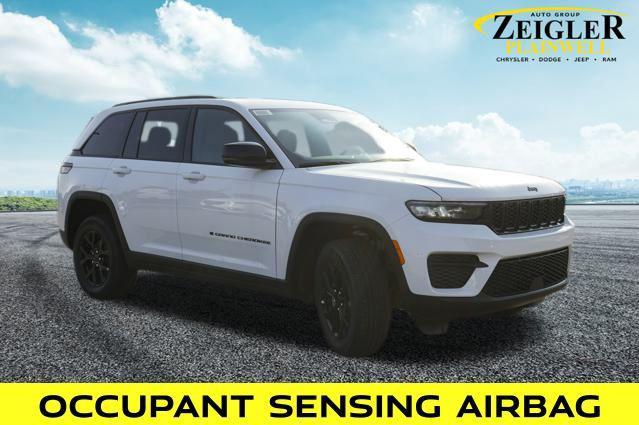 new 2025 Jeep Grand Cherokee car, priced at $42,995