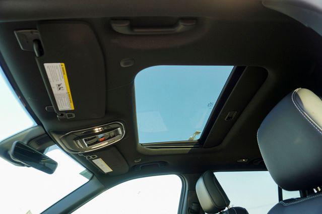 new 2025 Jeep Grand Cherokee car, priced at $42,995