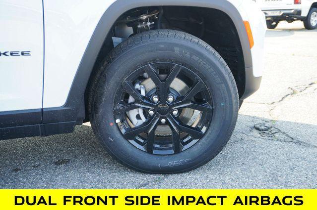 new 2025 Jeep Grand Cherokee car, priced at $42,995