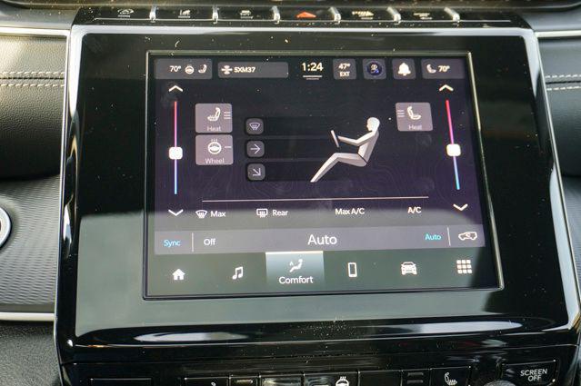 new 2025 Jeep Grand Cherokee car, priced at $42,995
