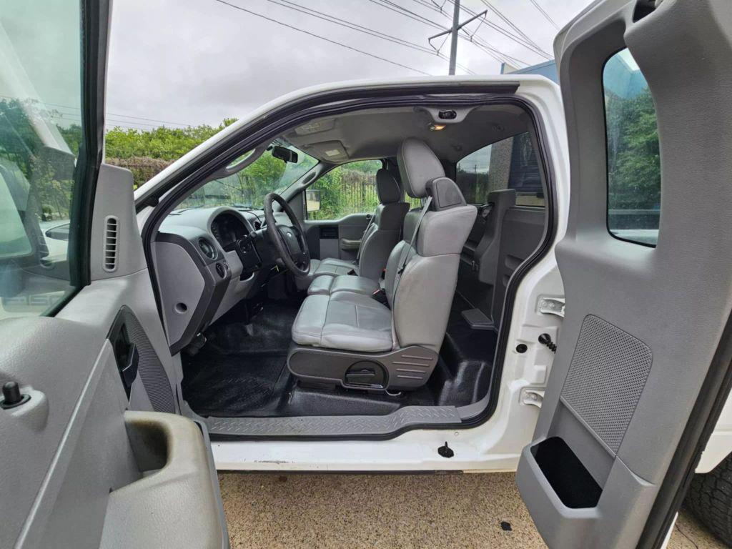 used 2006 Ford F-150 car, priced at $9,500