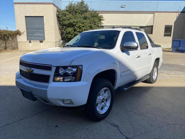 used 2007 Chevrolet Avalanche car, priced at $10,990