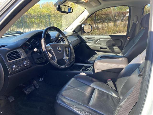 used 2007 Chevrolet Avalanche car, priced at $10,990