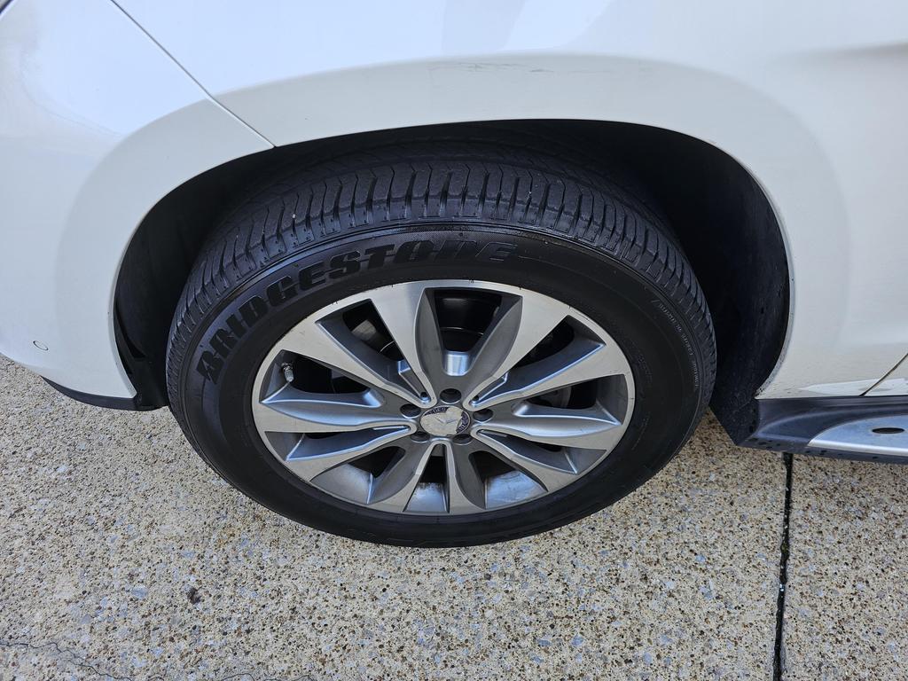used 2014 Mercedes-Benz GL-Class car, priced at $10,990