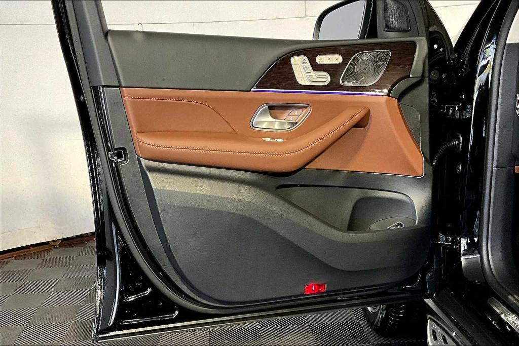 new 2026 Mercedes-Benz GLS 450 car, priced at $100,185