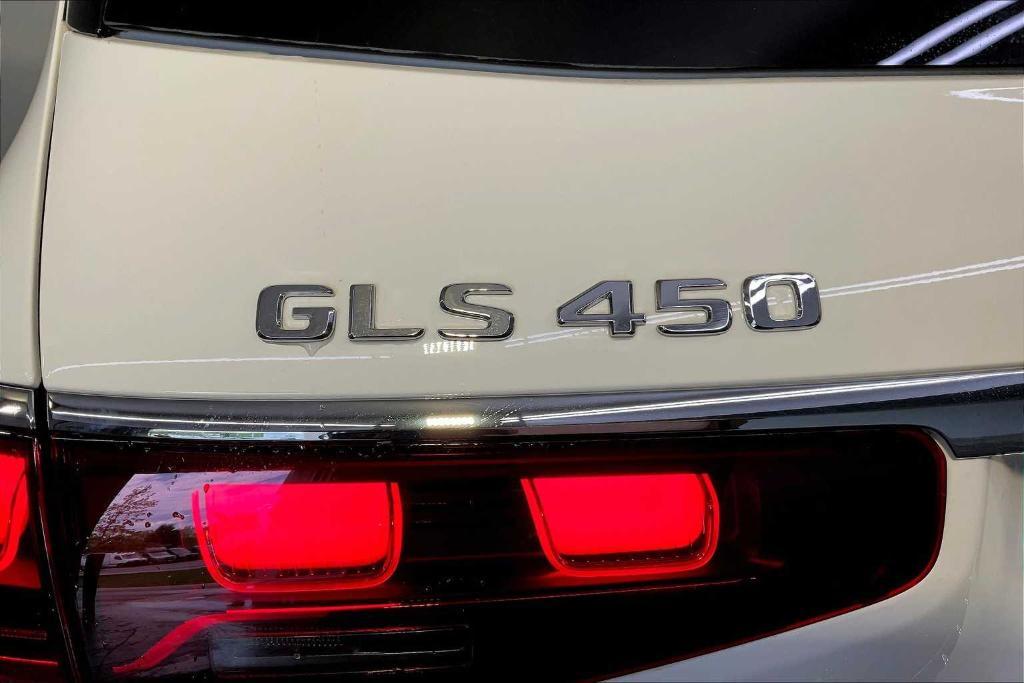 new 2025 Mercedes-Benz GLS 450 car, priced at $97,430
