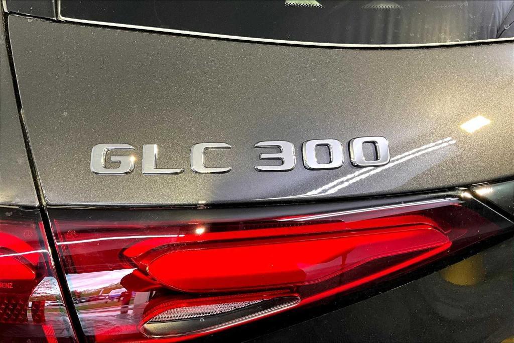 new 2025 Mercedes-Benz GLC 300 car, priced at $61,795