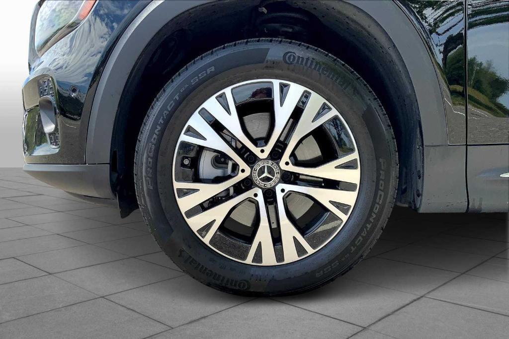 used 2024 Mercedes-Benz GLB 250 car, priced at $37,462