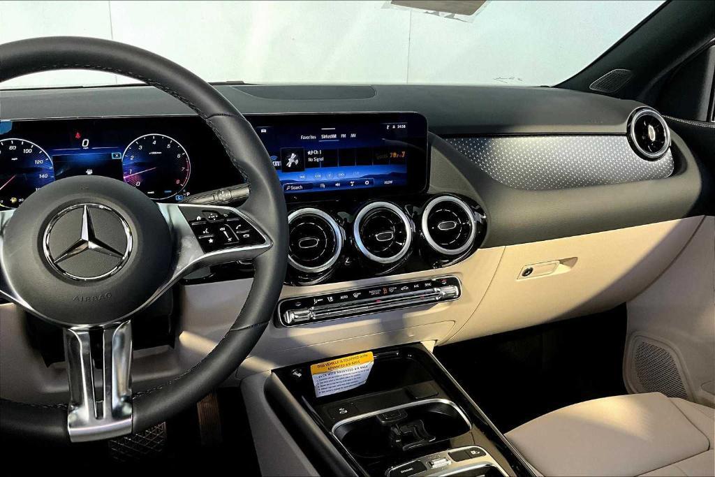 new 2025 Mercedes-Benz GLA 250 car, priced at $44,250