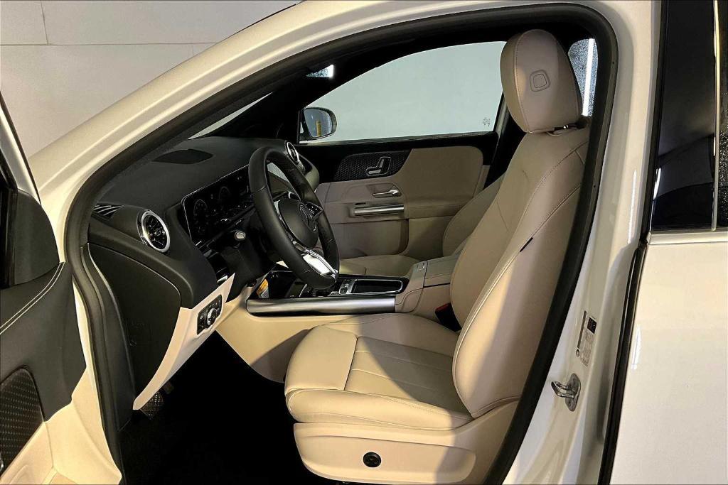 new 2025 Mercedes-Benz GLA 250 car, priced at $44,250