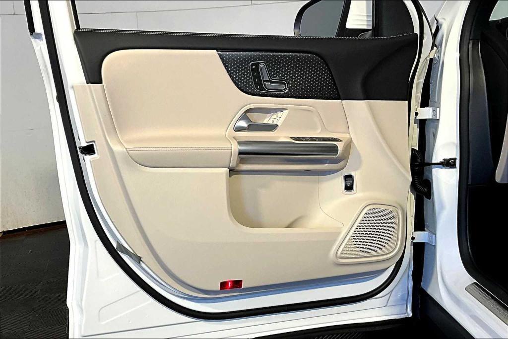 new 2025 Mercedes-Benz GLA 250 car, priced at $44,250