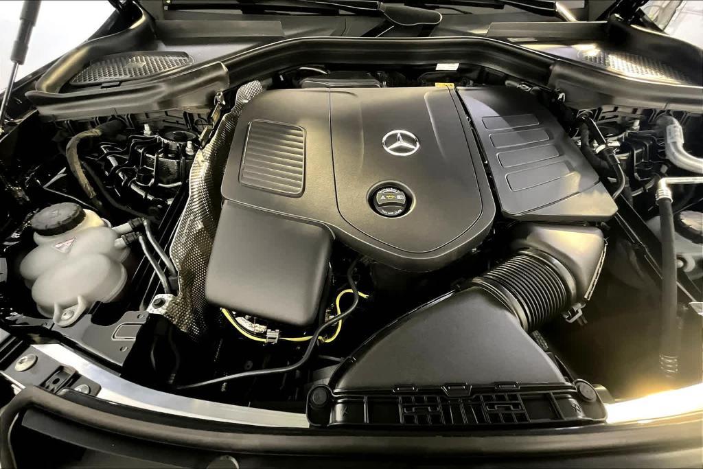 new 2025 Mercedes-Benz GLC 300 car, priced at $71,590