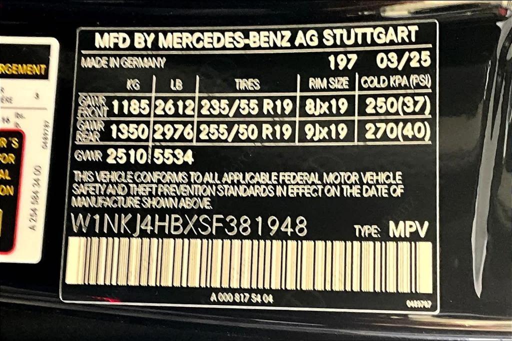 new 2025 Mercedes-Benz GLC 300 car, priced at $71,590