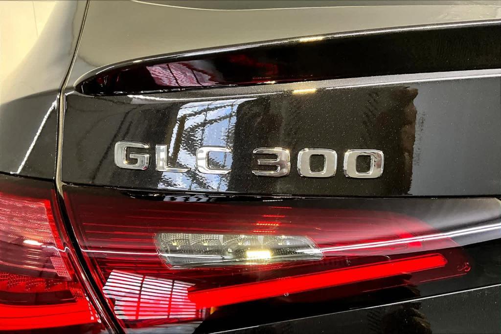 new 2025 Mercedes-Benz GLC 300 car, priced at $71,590