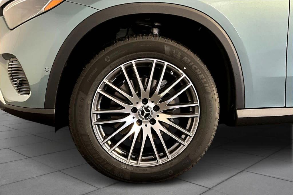 new 2026 Mercedes-Benz GLC 300 car, priced at $60,940