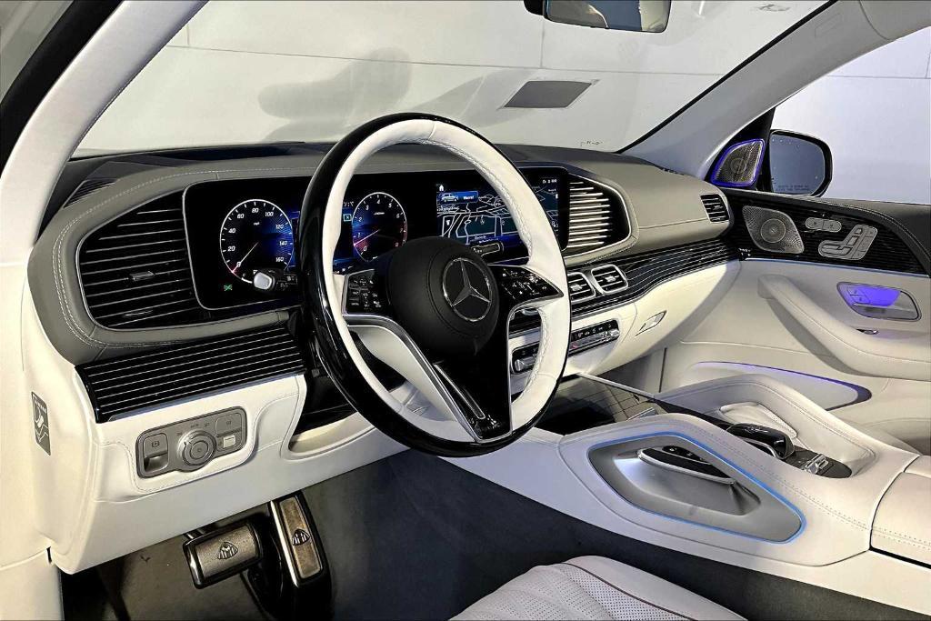 new 2025 Mercedes-Benz Maybach GLS 600 car, priced at $209,400