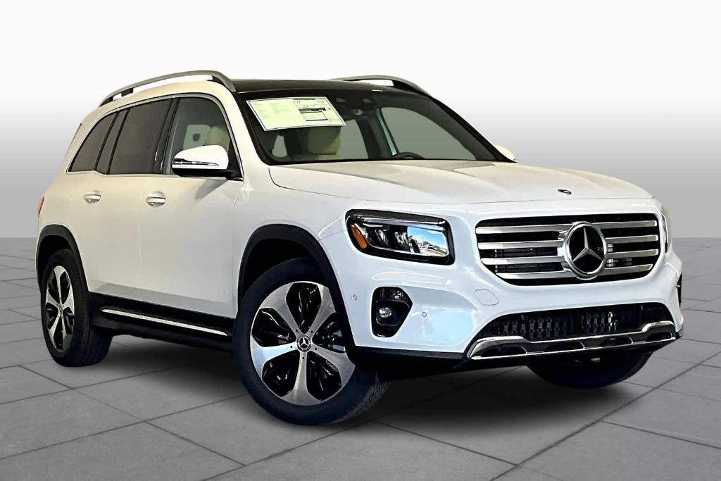 new 2024 Mercedes-Benz GLB 250 car, priced at $54,450