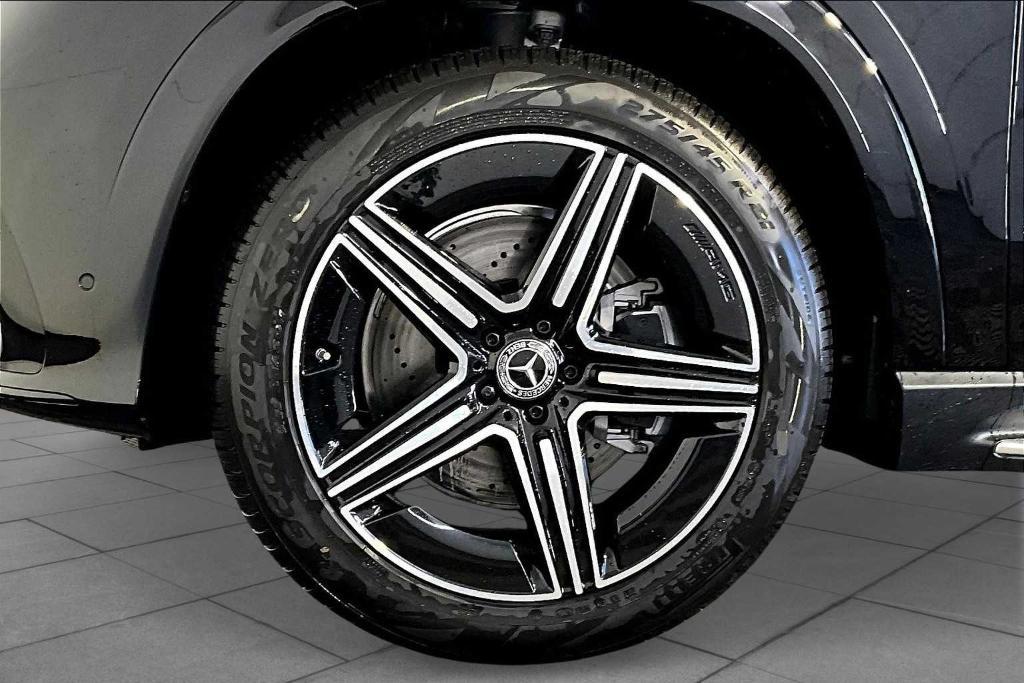 new 2025 Mercedes-Benz GLE 580 car, priced at $104,160