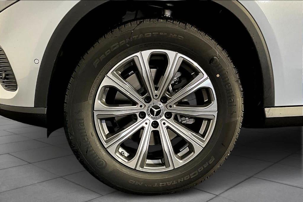 new 2026 Mercedes-Benz GLC 300 car, priced at $59,295