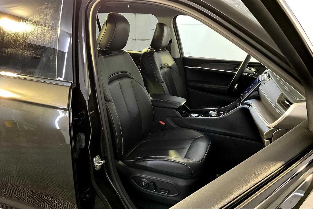 used 2022 Jeep Grand Cherokee L car, priced at $31,799