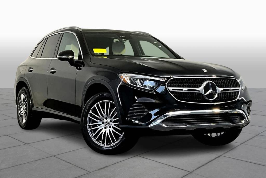 new 2024 Mercedes-Benz GLC 300 car, priced at $53,415