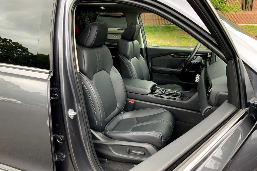 used 2023 Honda Pilot car, priced at $42,726