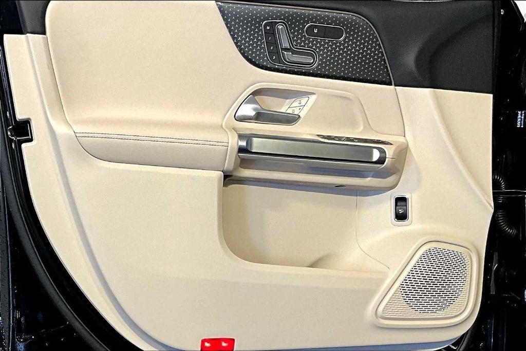 new 2025 Mercedes-Benz GLB 250 car, priced at $51,690