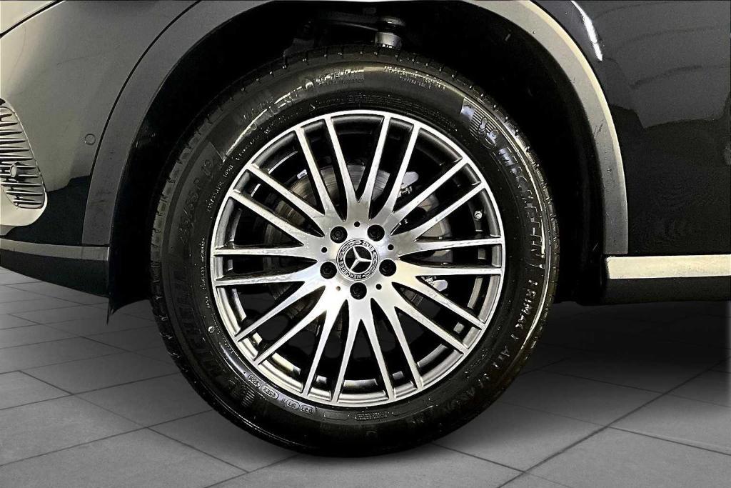new 2025 Mercedes-Benz GLC 300 car, priced at $55,255