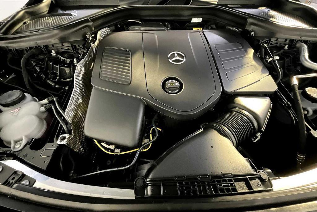 new 2025 Mercedes-Benz GLC 300 car, priced at $55,255