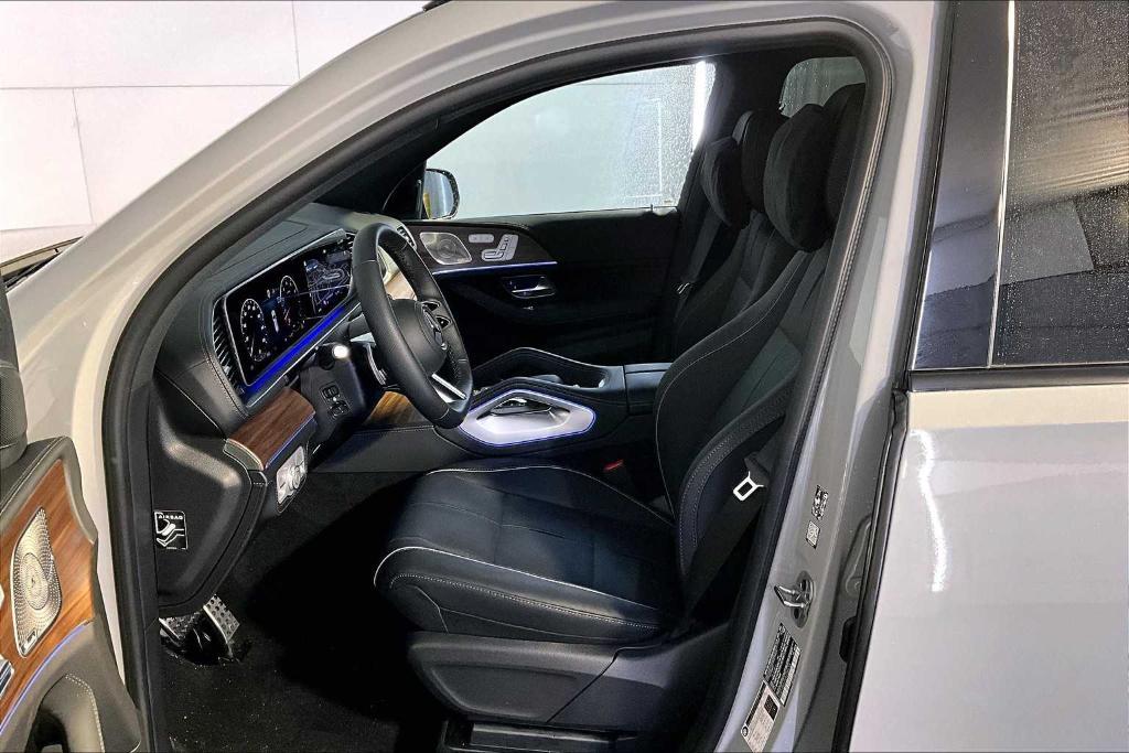 new 2025 Mercedes-Benz GLS 580 car, priced at $122,620