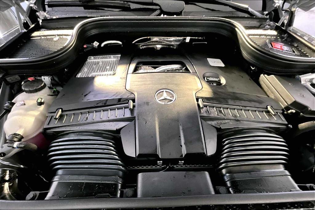 new 2025 Mercedes-Benz GLS 580 car, priced at $122,620