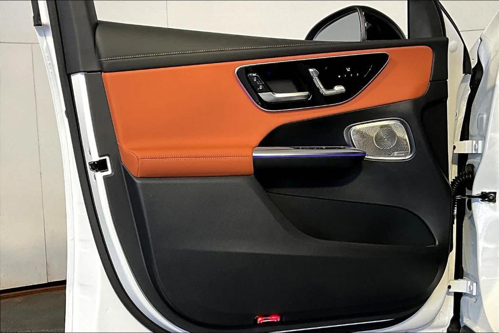 new 2025 Mercedes-Benz GLC 350e car, priced at $72,270