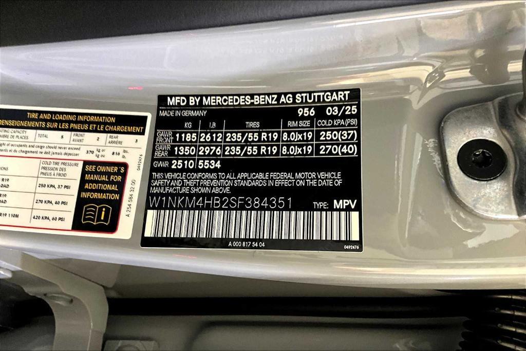 new 2025 Mercedes-Benz GLC 300 car, priced at $62,795