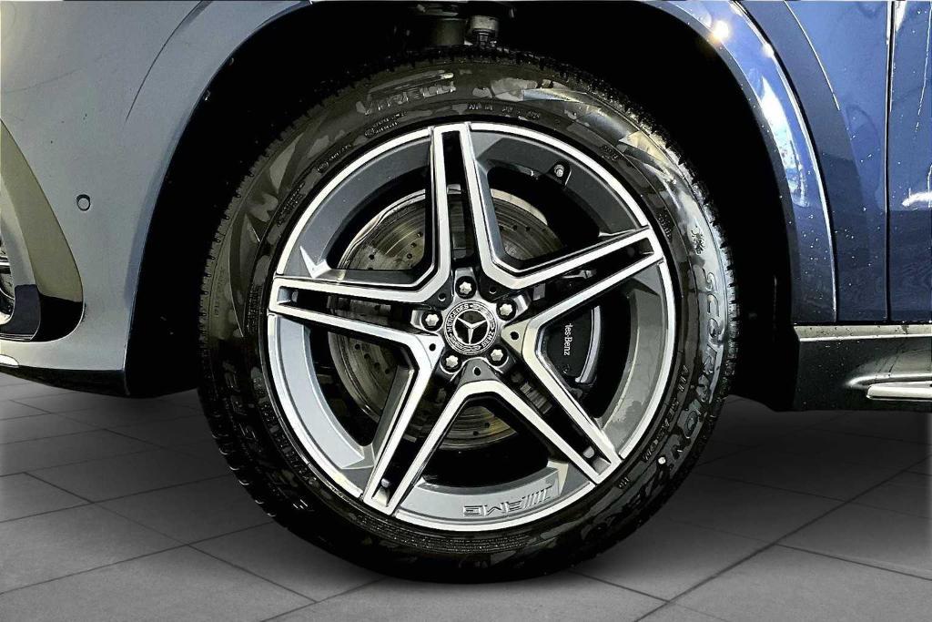 new 2025 Mercedes-Benz GLS 450 car, priced at $98,580