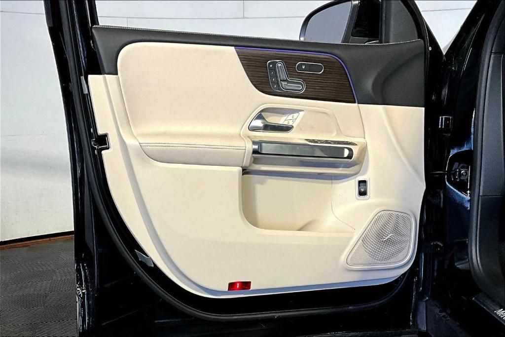new 2025 Mercedes-Benz GLB 250 car, priced at $53,220
