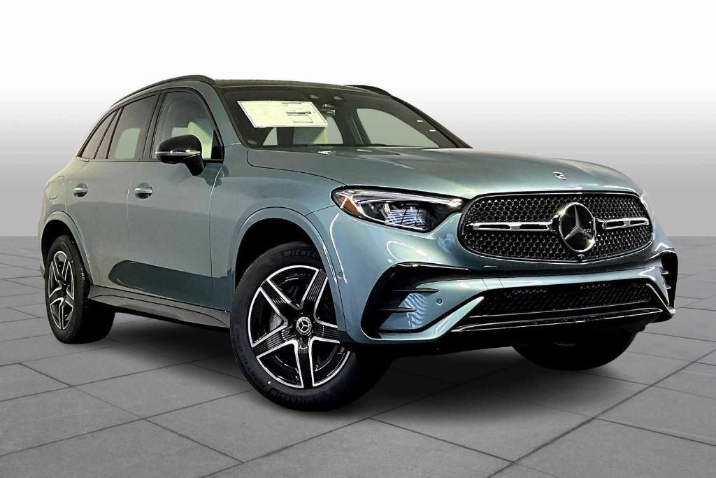 new 2025 Mercedes-Benz GLC 300 car, priced at $64,115