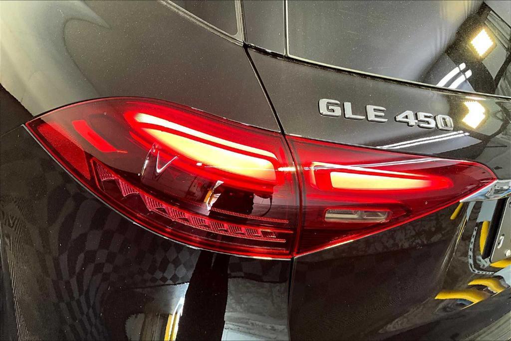 new 2025 Mercedes-Benz GLE 450 car, priced at $82,885