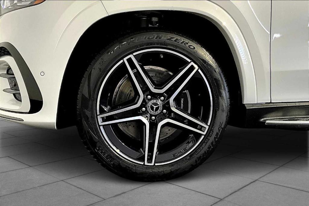 new 2026 Mercedes-Benz GLS 450 car, priced at $105,465
