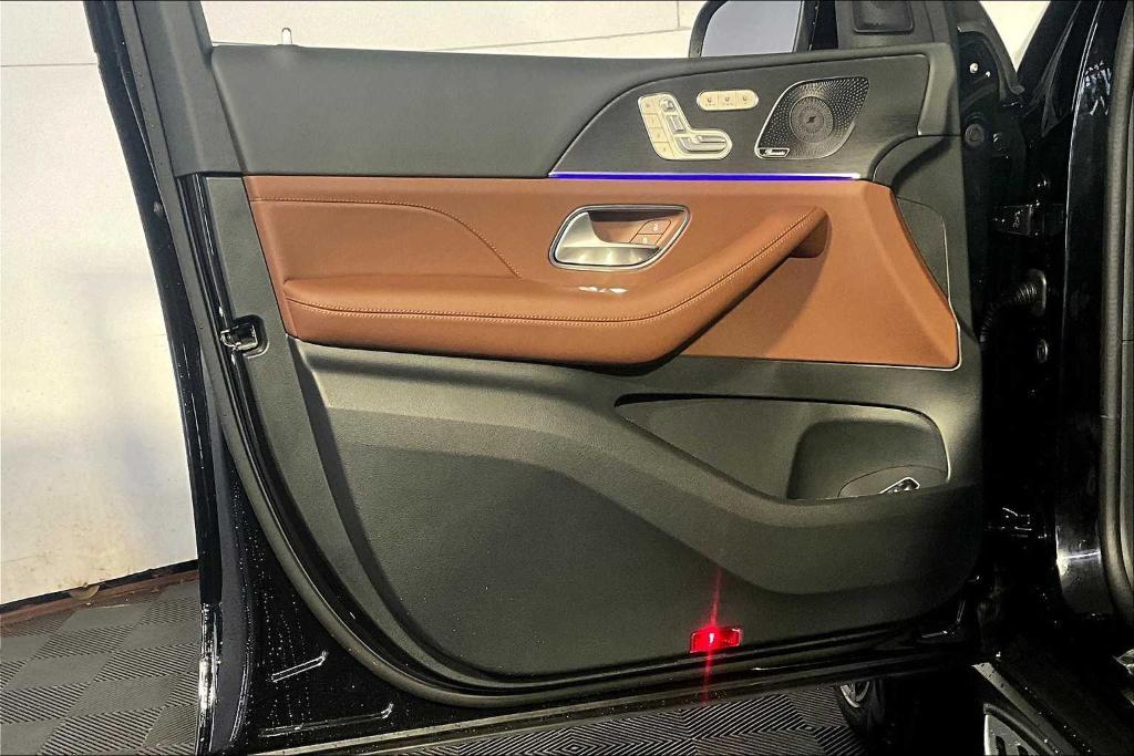 new 2026 Mercedes-Benz GLS 450 car, priced at $98,925