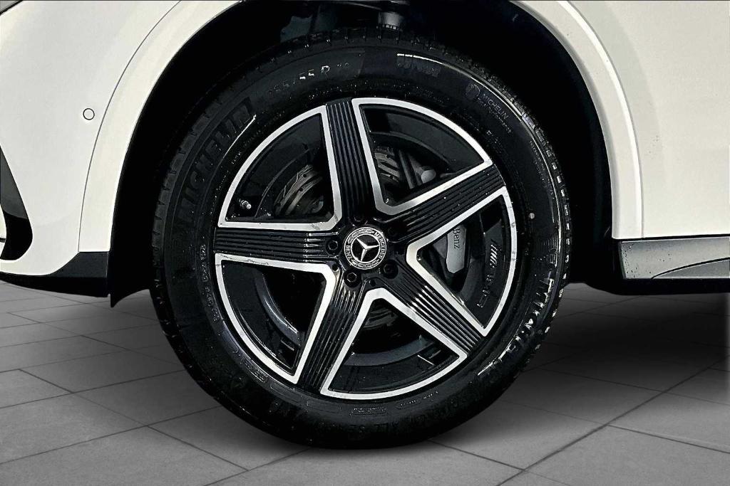 new 2026 Mercedes-Benz GLC 300 car, priced at $58,685