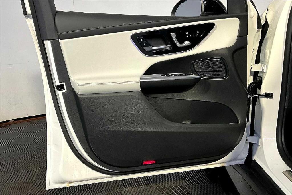 new 2026 Mercedes-Benz GLC 300 car, priced at $58,685