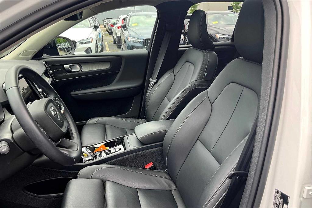 used 2025 Volvo XC40 car, priced at $39,867