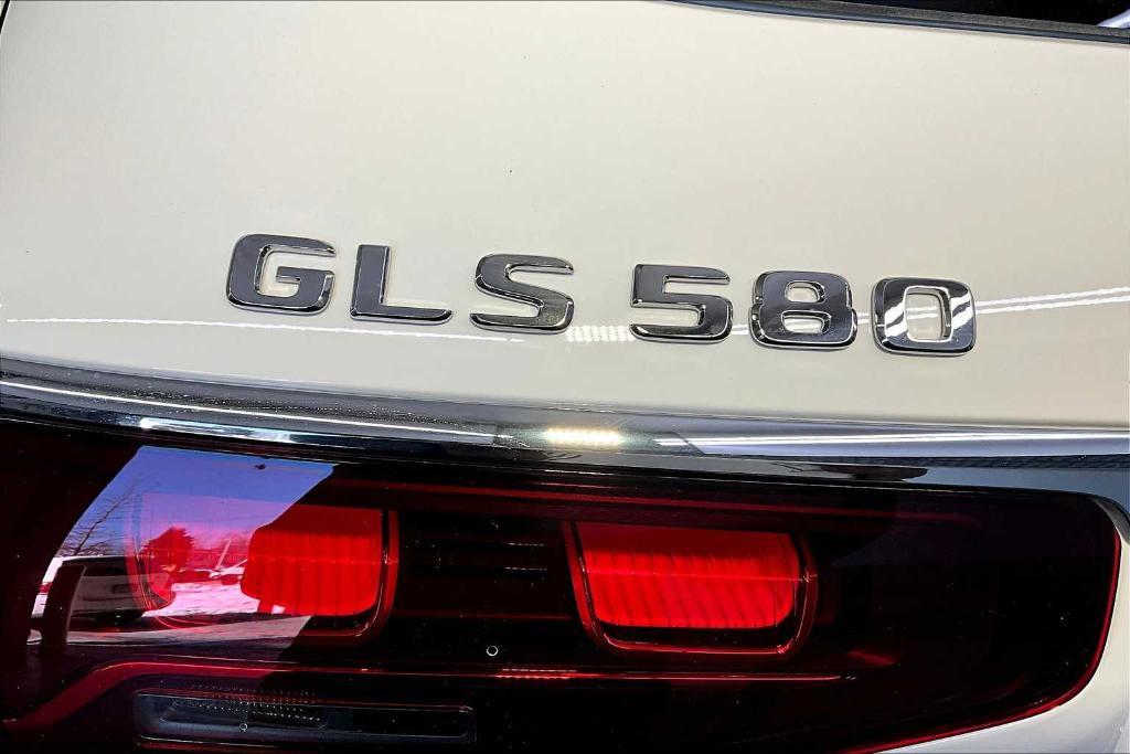 new 2025 Mercedes-Benz GLS 580 car, priced at $124,525
